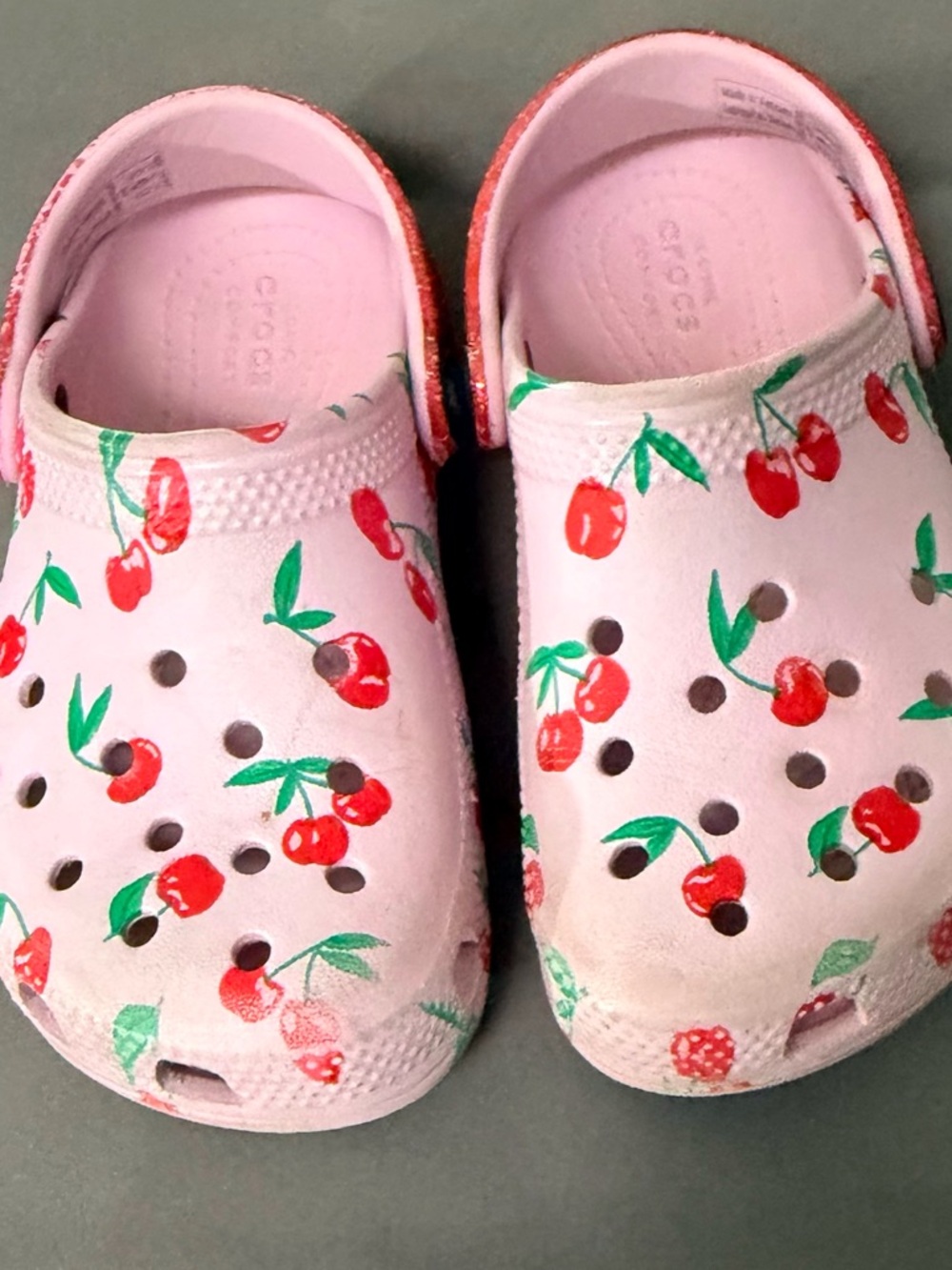CROCS Kids Pink Cherry Print Clogs, child sz C10